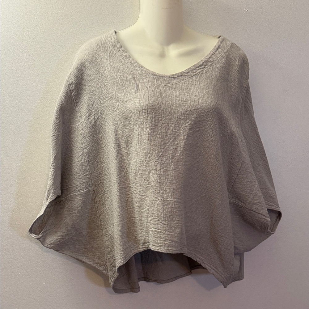 Elegant Women's Gray Blouse